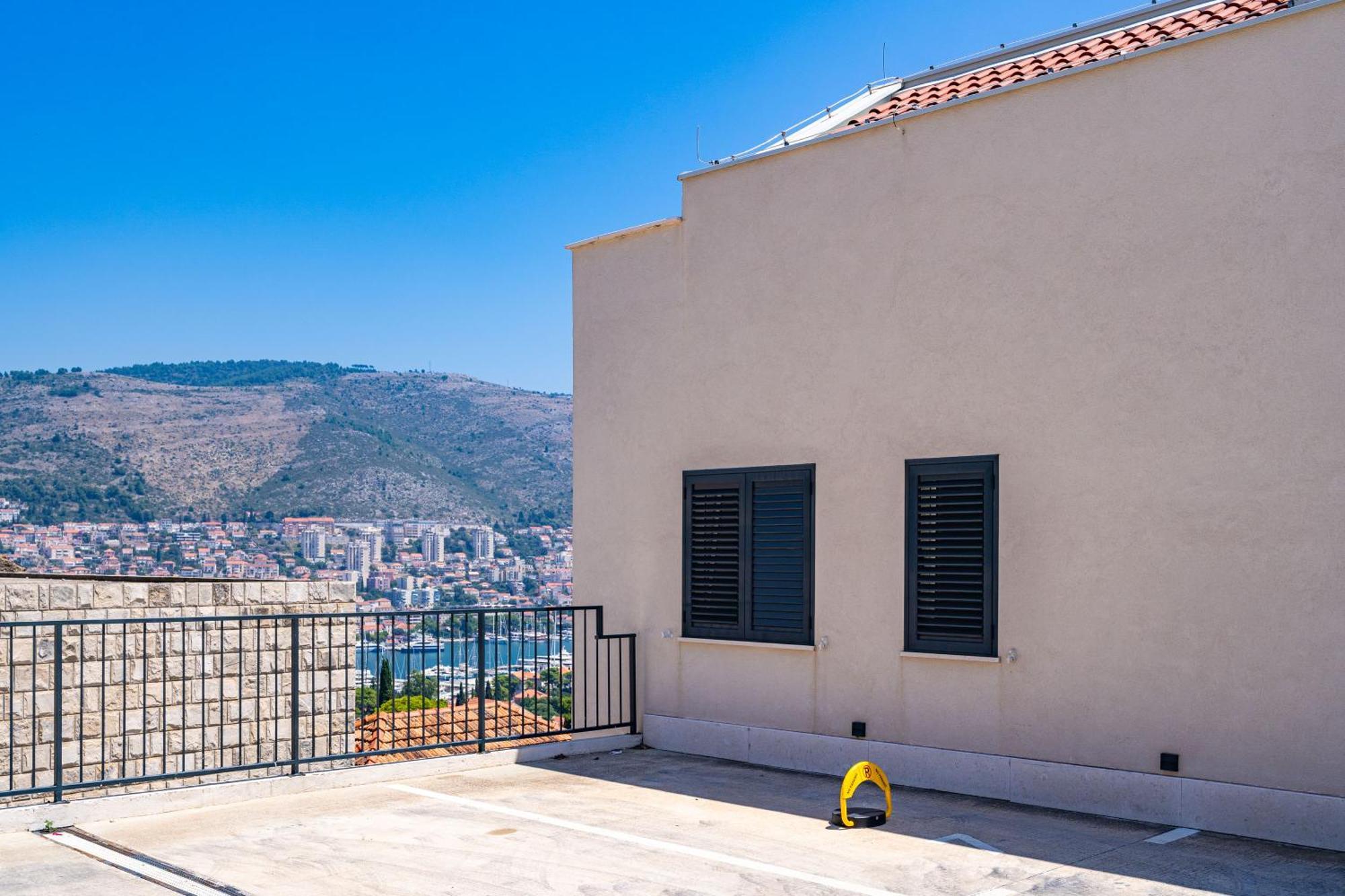 The Panoramic View Penthouse Apartment Sweet Petite Дубровник Екстер'єр фото